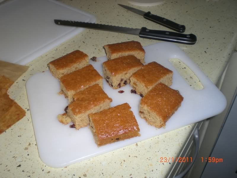 Spiceymarmaladecake2.jpg
