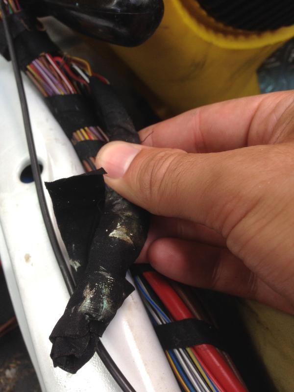 Flooded E34 (Wipers and Door lock issue)