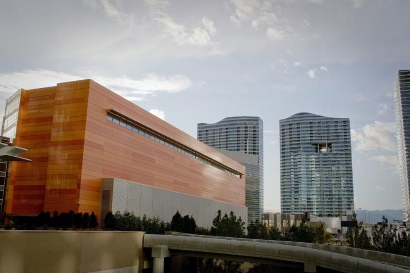 IMAGE: http://i58.photobucket.com/albums/g245/jonrwongusana/Vegas%20Winter%202009/IMG_0904.jpg