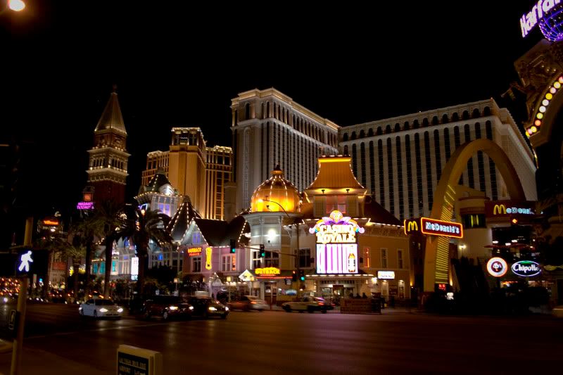 IMAGE: http://i58.photobucket.com/albums/g245/jonrwongusana/Vegas%20Winter%202009/IMG_0967.jpg