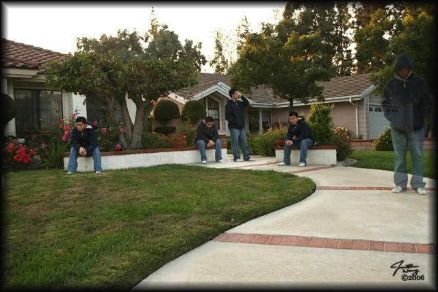 IMAGE: http://i58.photobucket.com/albums/g245/jonrwongusana/jonmultishot.jpg