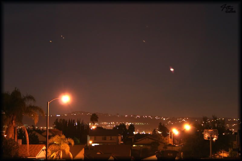 IMAGE: http://i58.photobucket.com/albums/g245/jonrwongusana/moon005.jpg