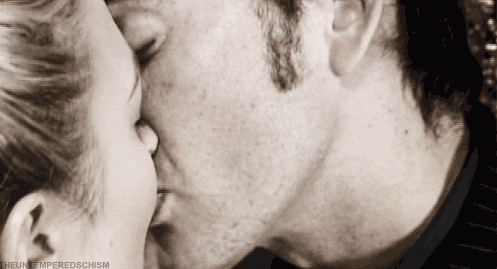 Tenth Doctor Reinnette kiss