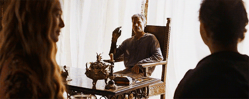 Jamie Lannister waving