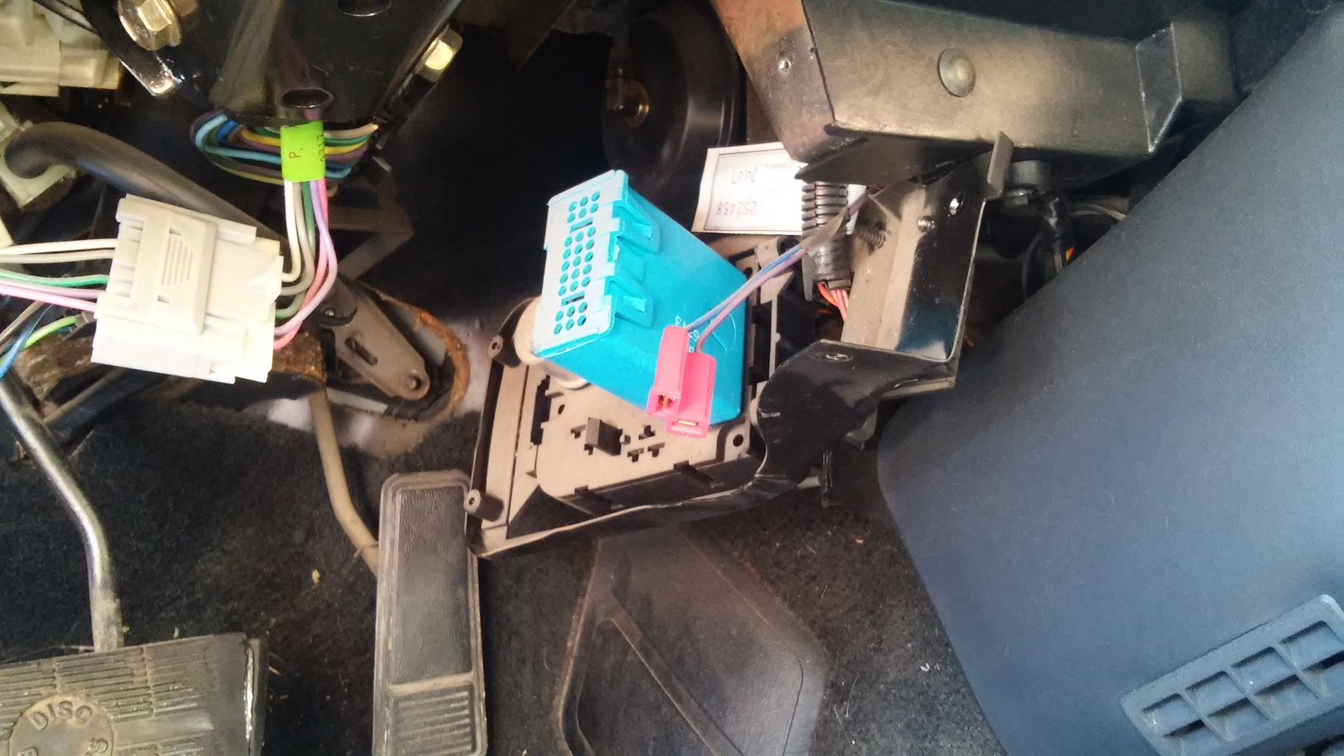 Convenience Center and Flasher location - Third Generation ... 89 camaro turn signal wiring diagram 