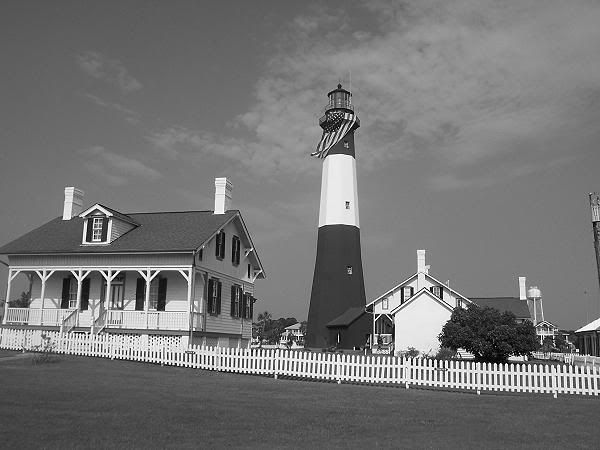 IMAGE: http://i58.photobucket.com/albums/g252/princessgingerdesigns/Beach/lighthouse.jpg