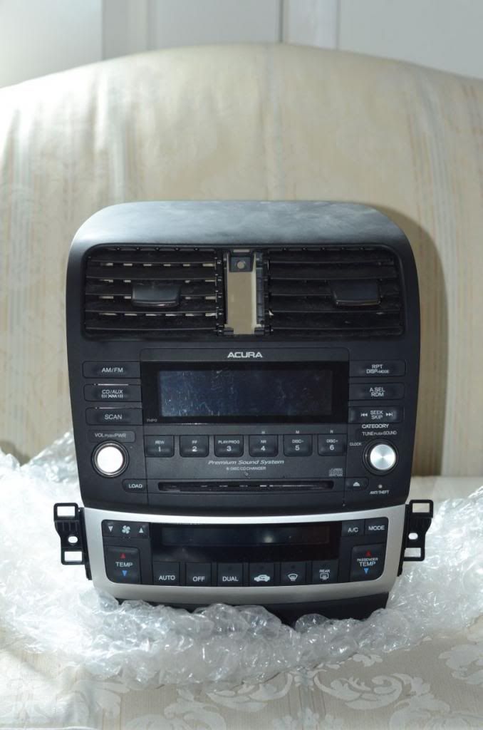 http://i58.photobucket.com/albums/g253/C1VIC/2004TSX/06radio.jpg