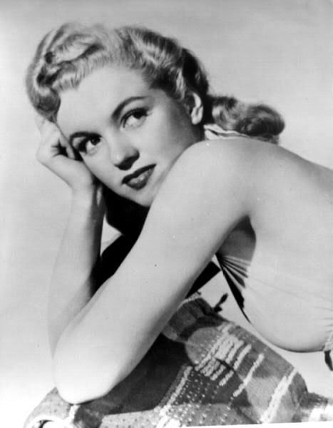 Young Marilyn Monroe Pictures, Images and Photos
