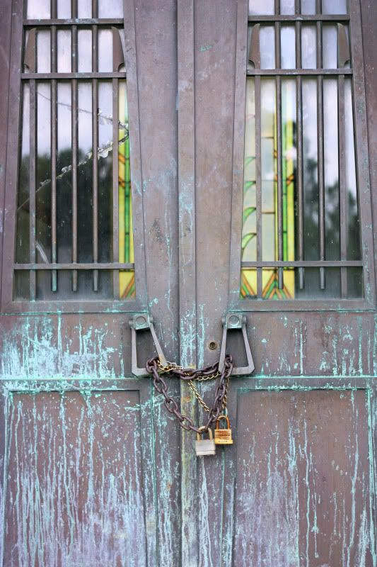 IMAGE: http://i58.photobucket.com/albums/g255/desmondmason/1-3.jpg