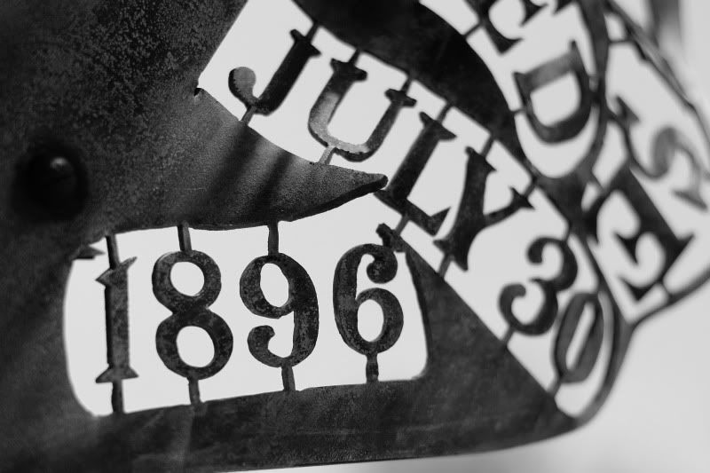 IMAGE: http://i58.photobucket.com/albums/g255/desmondmason/3-2.jpg