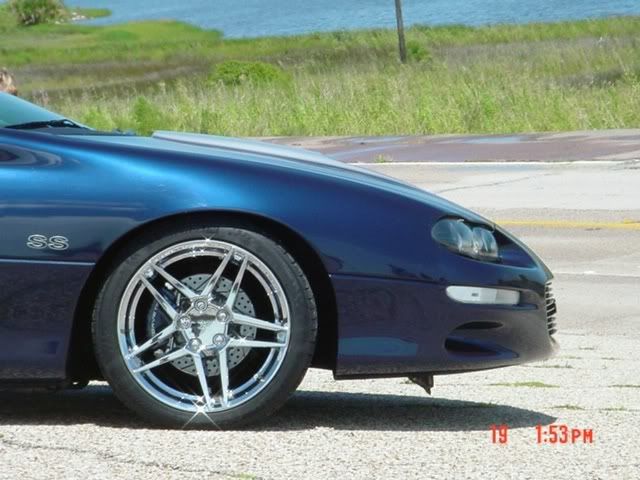 http://i58.photobucket.com/albums/g259/stanggang1892/c6z06wheel.jpg