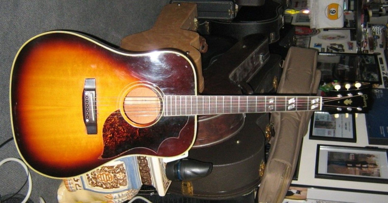 Gibson%20CJ.jpg