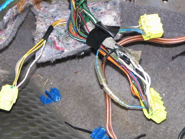 http://i58.photobucket.com/albums/g263/HotRodKid3/fuzzys%20wiring/IMG_0423.jpg