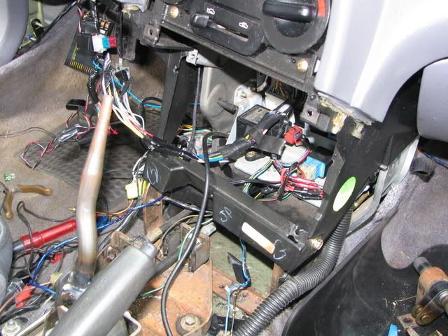 http://i58.photobucket.com/albums/g263/HotRodKid3/fuzzys%20wiring/IMG_0426.jpg