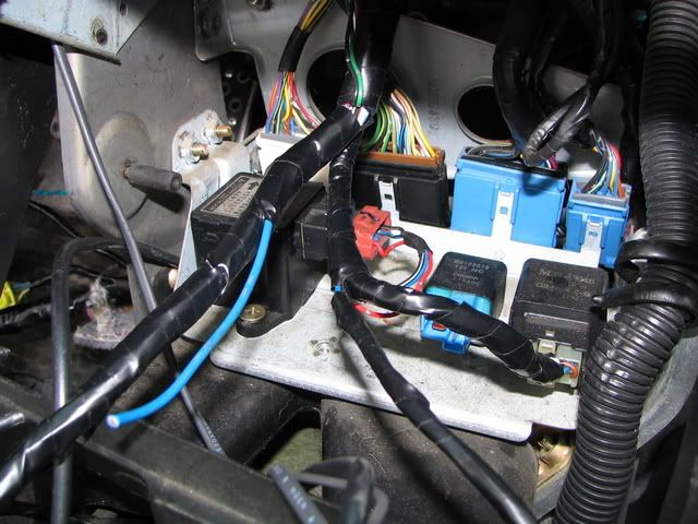 http://i58.photobucket.com/albums/g263/HotRodKid3/fuzzys%20wiring/IMG_0433.jpg