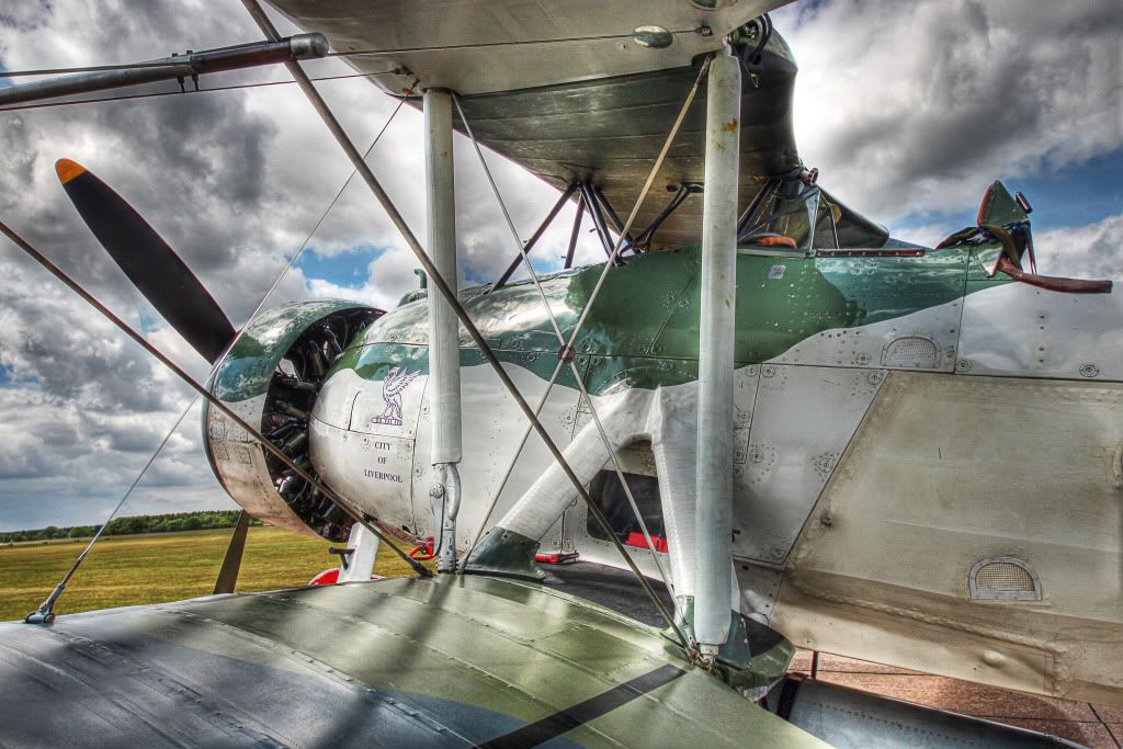 IMAGE: http://i58.photobucket.com/albums/g280/acmunro/best/Air0001.jpg