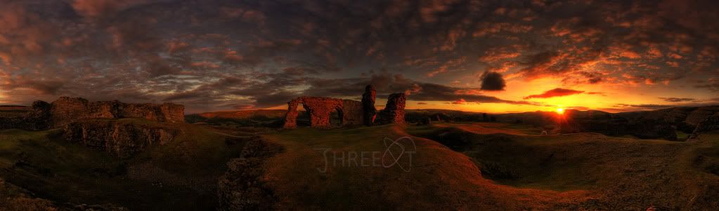 IMAGE: http://i58.photobucket.com/albums/g280/acmunro/landscapes/Landscape35DinasBranpanorama.jpg