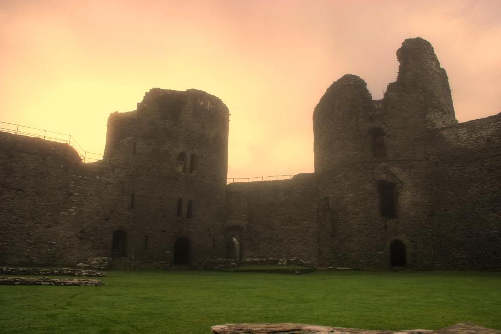IMAGE: http://i58.photobucket.com/albums/g280/acmunro/landscapes/cilgerrancastle27.jpg