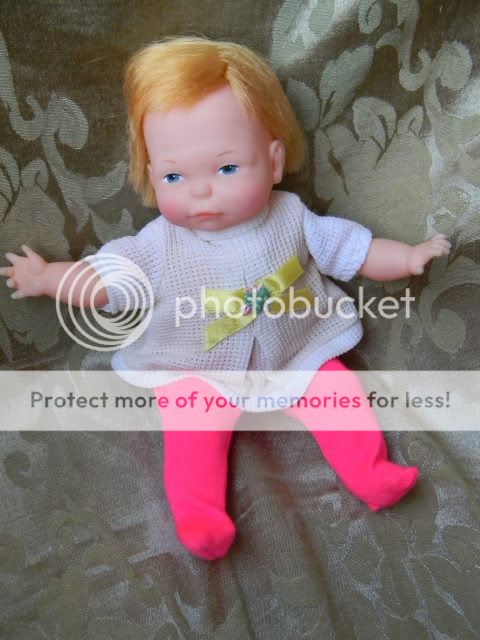 Adorable Vtg Ideal NEWBORN THUMBELINA doll  so cute and works in 