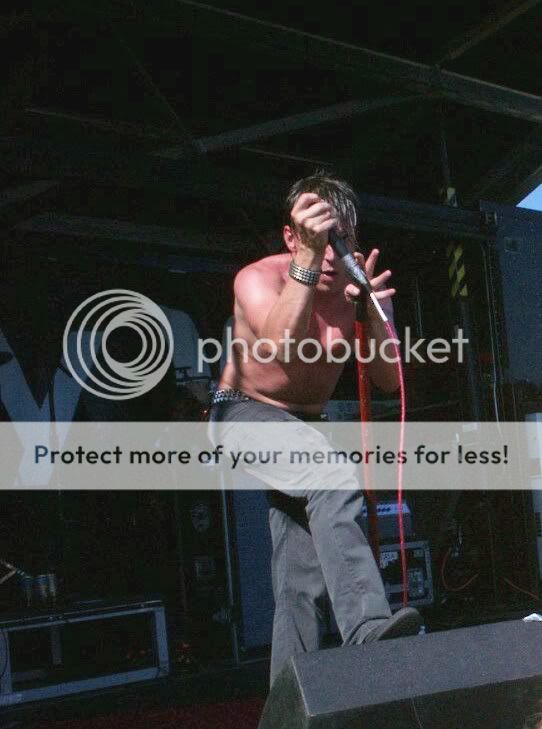 http://i58.photobucket.com/albums/g256/_braden_/Warped/billytalent4.jpg